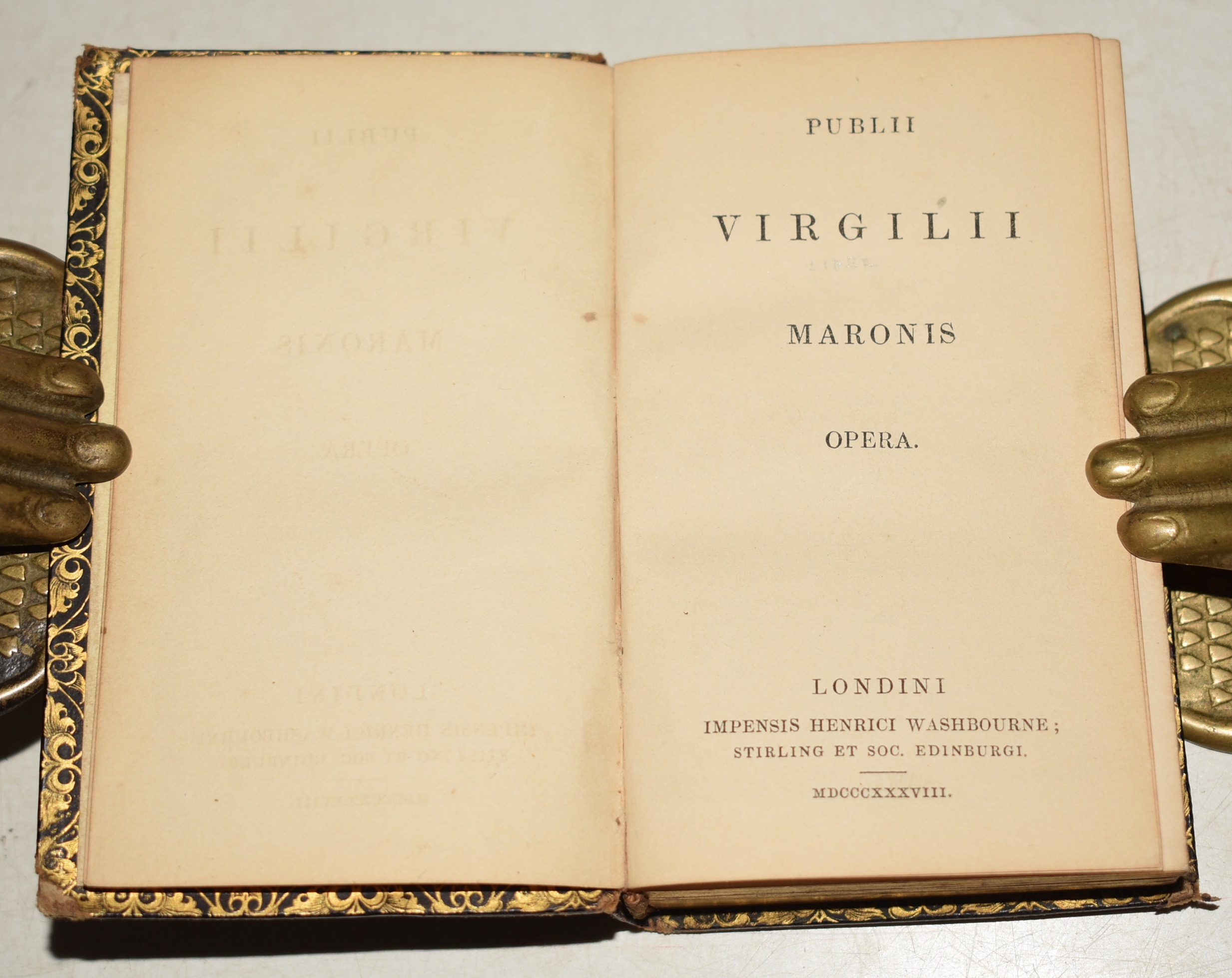 Publi Vergilii Maronis Opera.