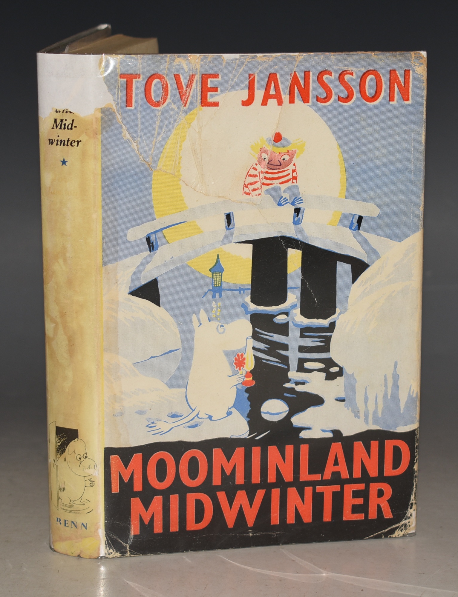Moominland Midwinter Written and Illustrated by Tove Jansson. Translated by Thomas Warburton.