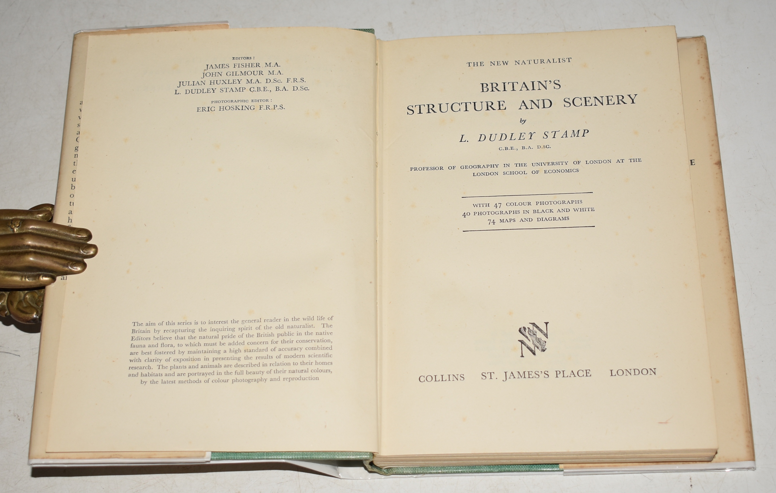 Britain's Structure and Scenery.(4) (The New Naturalist 4).
