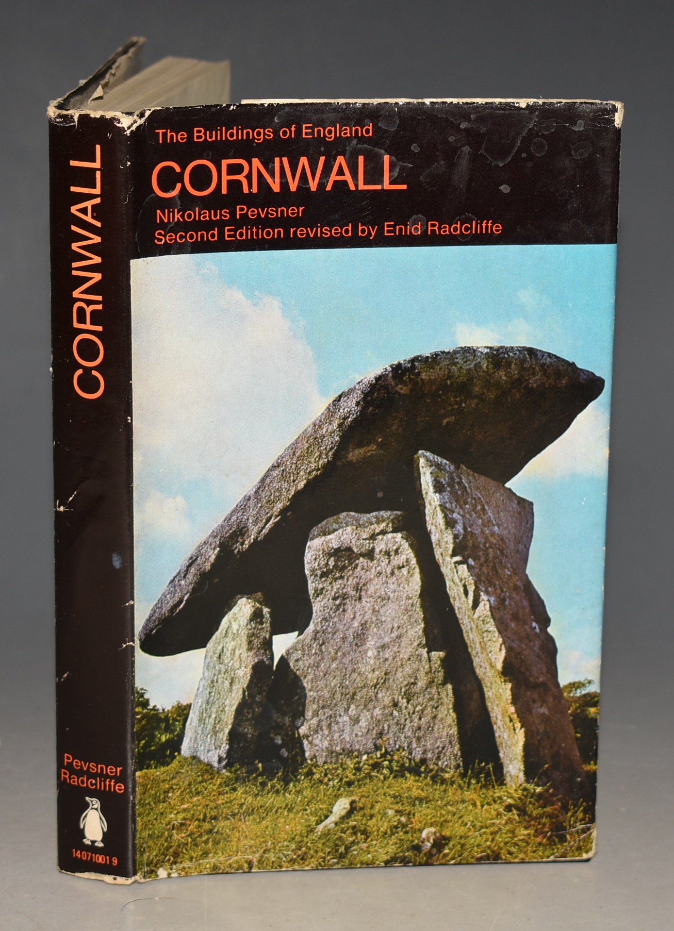 Cornwall. The Buildings of England. Second edition revised by Enid Radcliffe.
