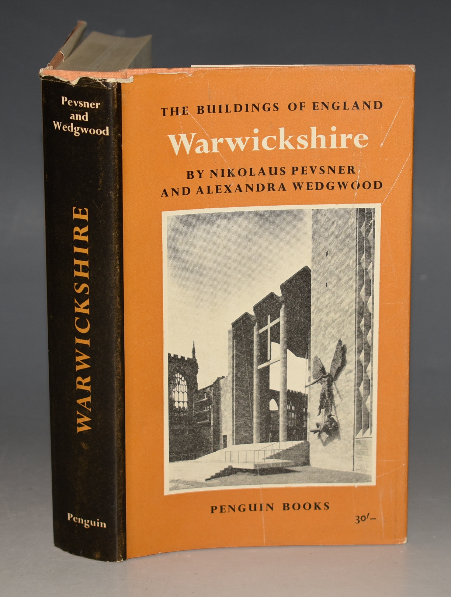The Buildings of England Warwickshire (The Buildings of England) Warwickshire BE31 Nikolas Pevsner and Alexandra Wedgwood