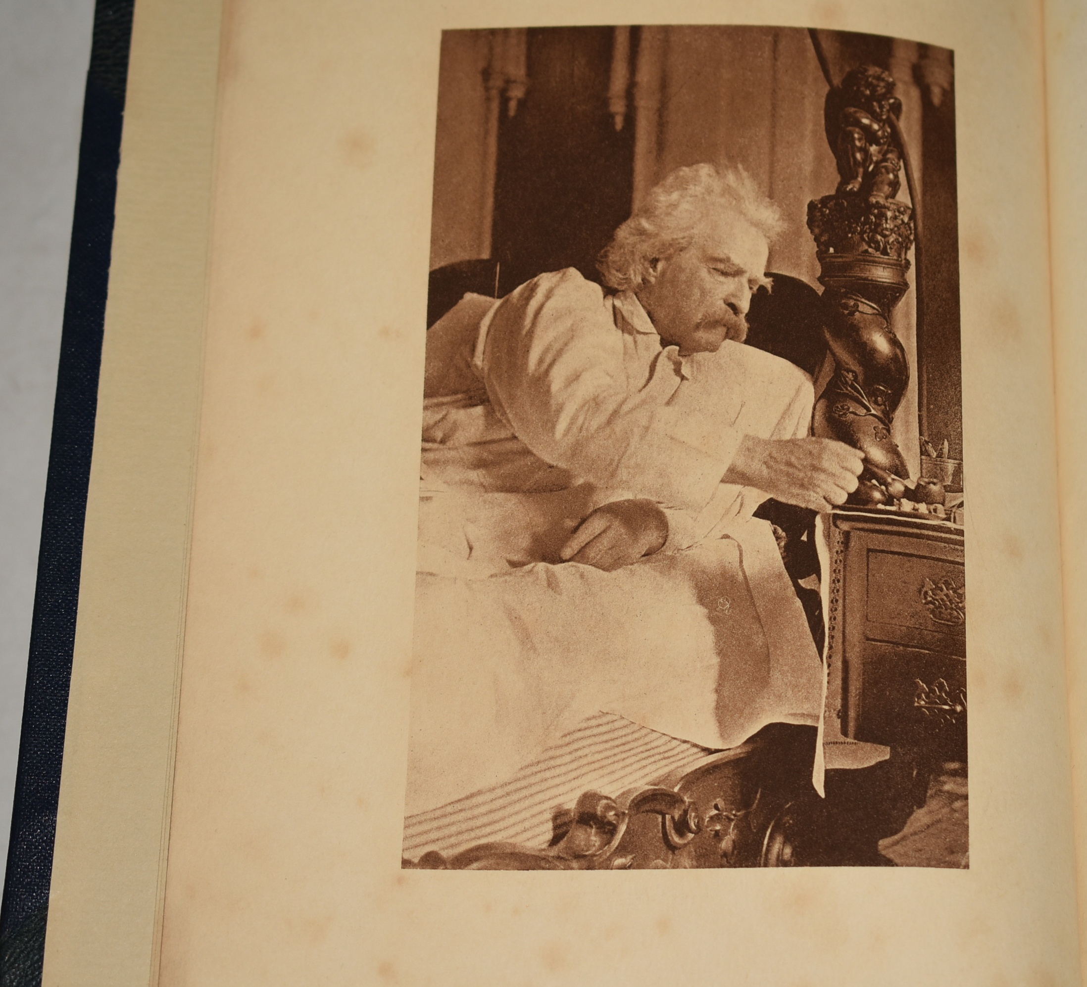 Mark Twain's Autobiography. With an introduction by Albert Bigelow Paine. In Two Volumes.