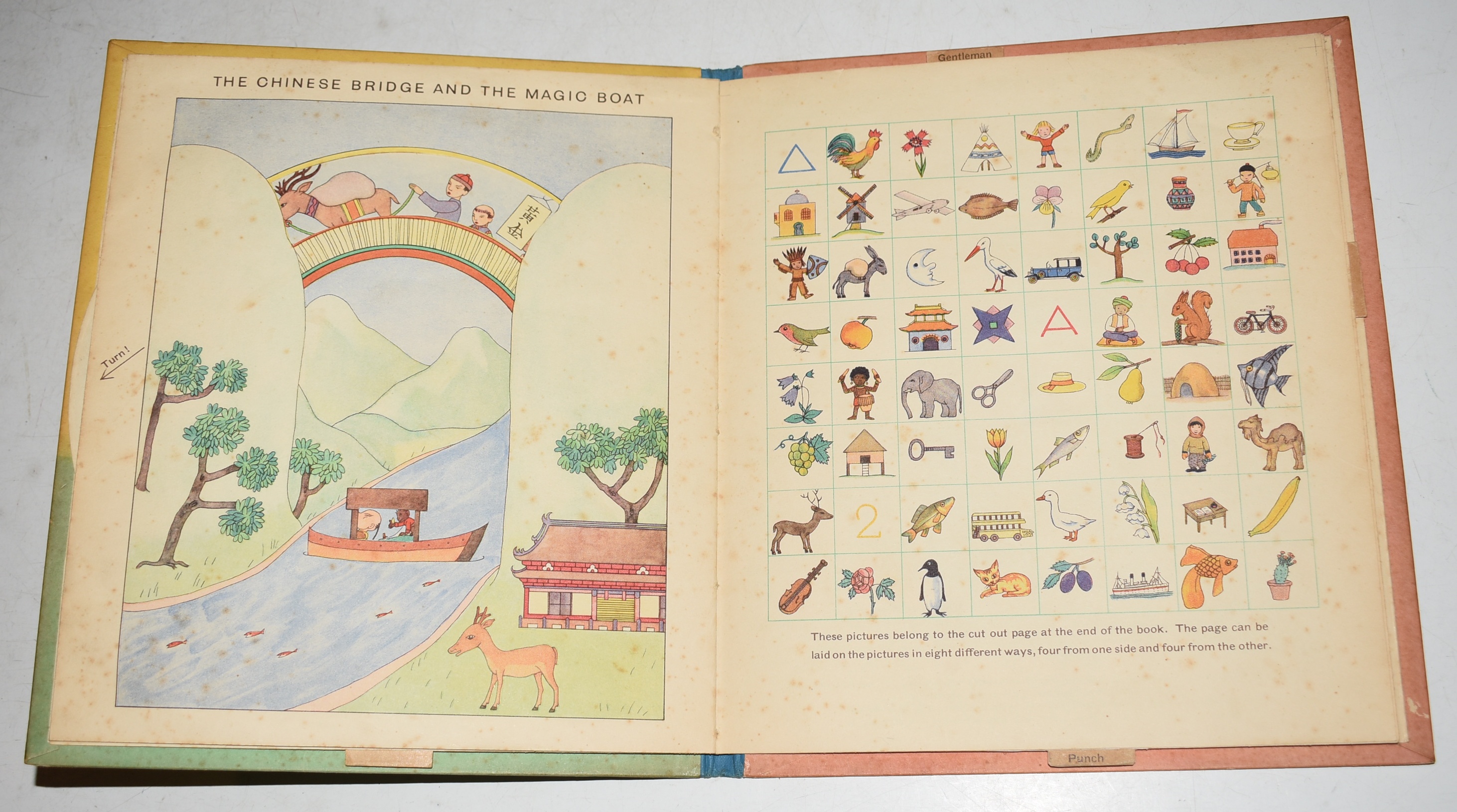 The Magic Boat. A book to turn, move and alter.