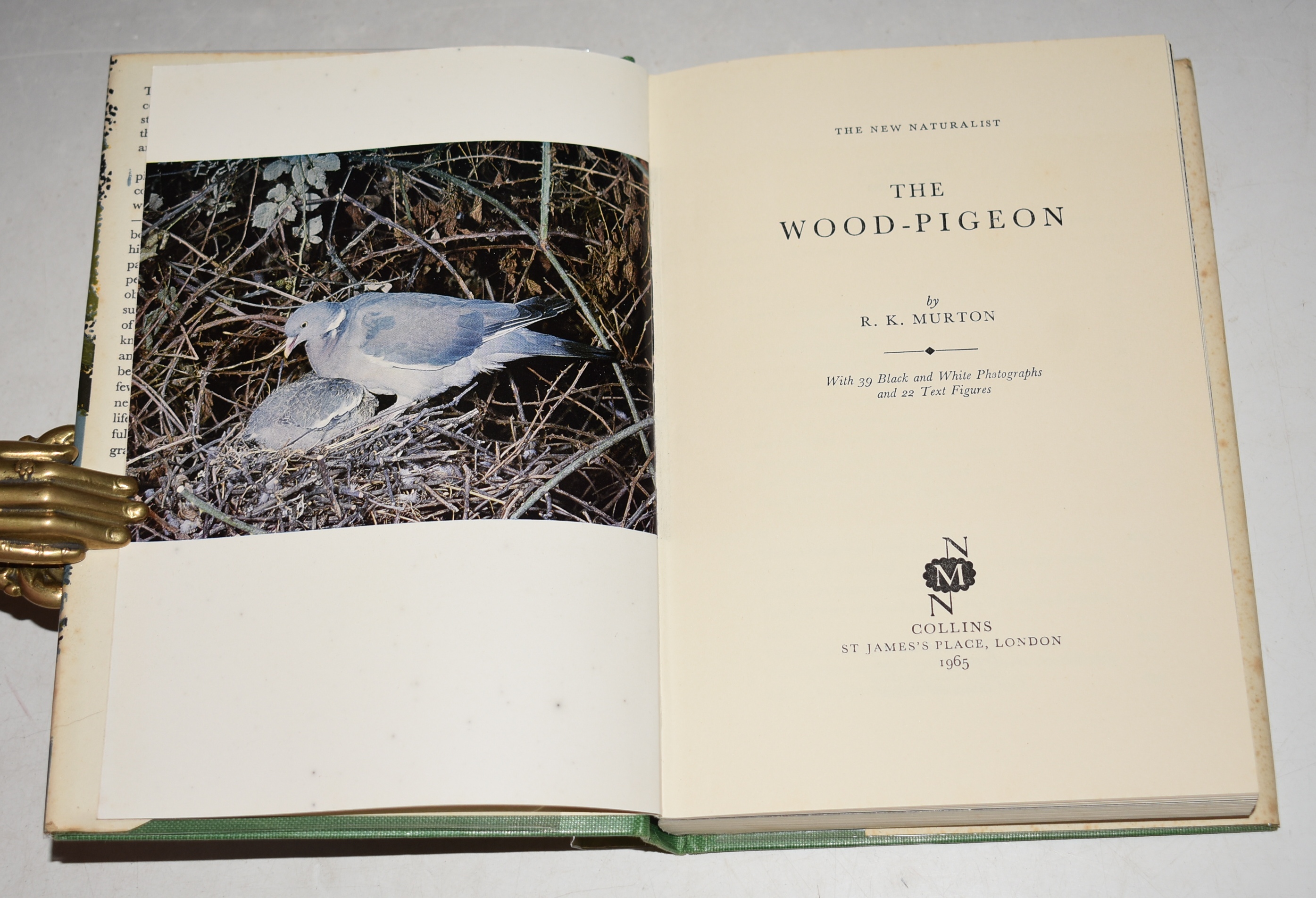 The Wood Pidgeon (20). (The New Naturalist Monograph 20).